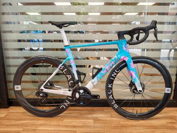 Factor Ostro Shimano Dura Ace Di2 2026 Road & Gravel usato