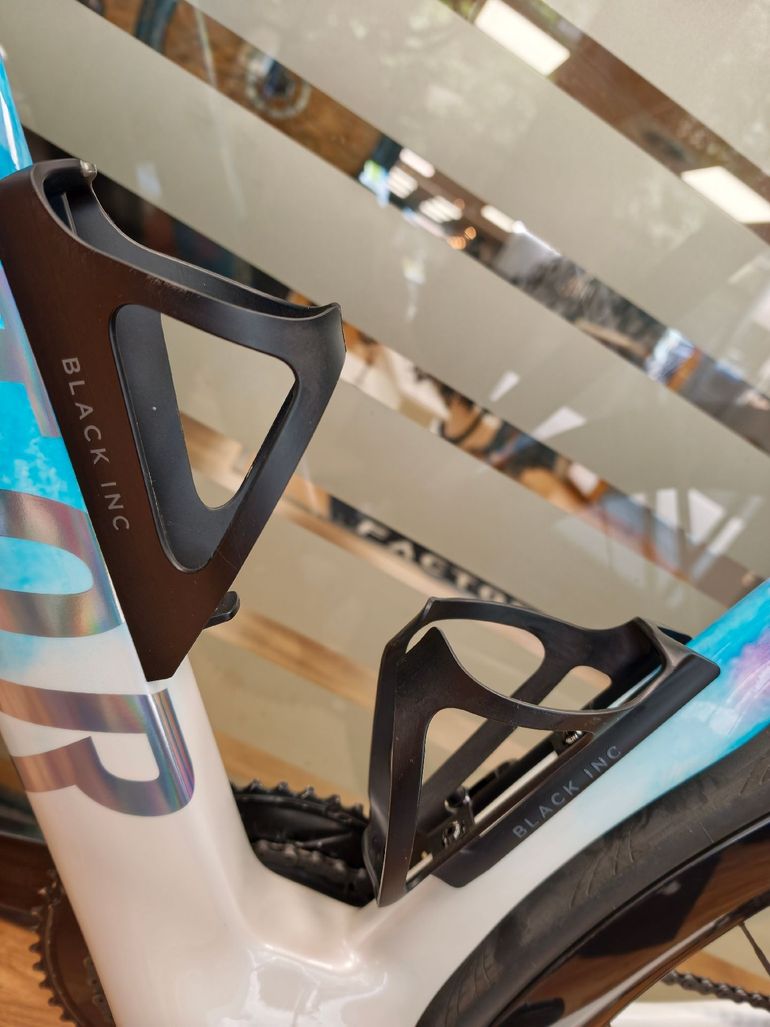 Tweedehands Factor Ostro Shimano Dura Ace Di2 2026 Road & Gravel — afbeelding 18 van 22