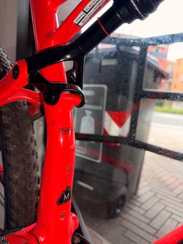 Used Specialized Epic EVO 2018 Mountainbike, Red — image 3 of 7