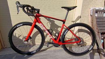 Tweedehands Giant Defy Advanced 3 2022 2022 Road & Gravel — afbeelding 2 van 6