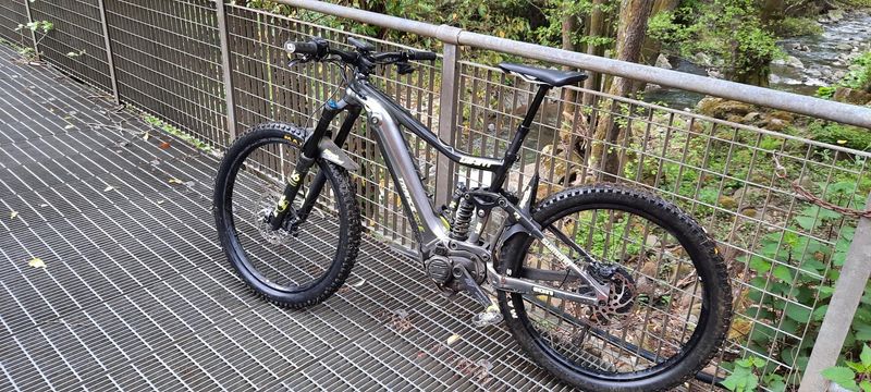 Gebrauchtes Giant E+ SX 1 Pro 2019 Mountainbike, Hellgrau — Bild 6 von 6