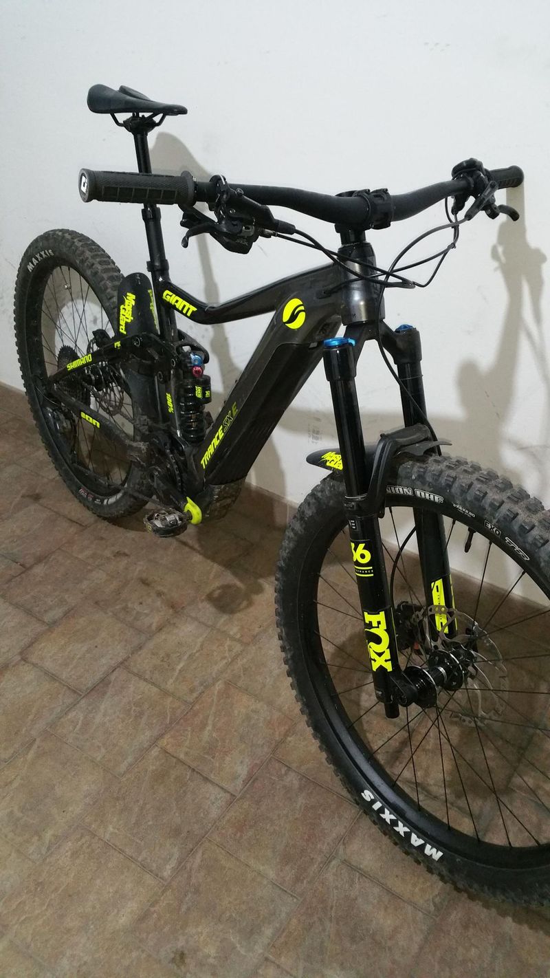 Gebrauchtes Giant E+ SX 1 Pro 2019 Mountainbike, Hellgrau — Bild 2 von 6