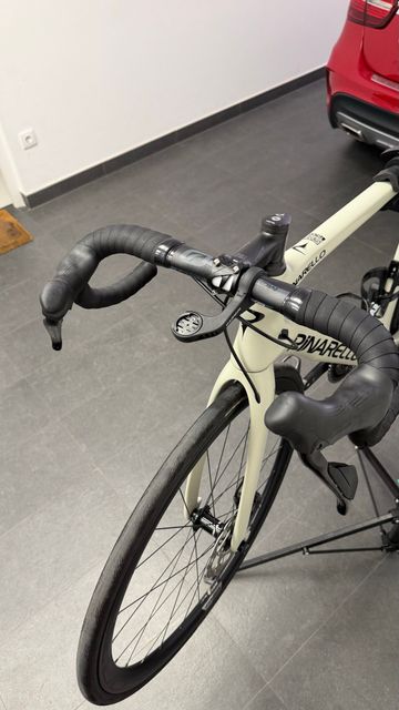 Used Pinarello Paris Shimano 105 Di2 2022 Road & Gravel, White — image 8 of 15