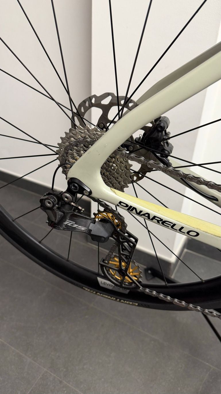 Pinarello Paris Shimano 105 Di2 2022 Road & Gravel d'occasion — image 3 sur 15