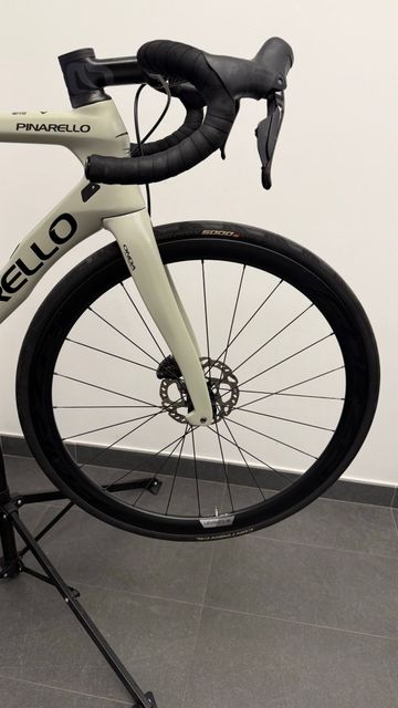 Used Pinarello Paris Shimano 105 Di2 2022 Road & Gravel, White — image 6 of 15