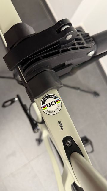 Used Pinarello Paris Shimano 105 Di2 2022 Road & Gravel, White — image 11 of 15