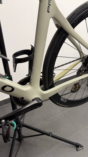 Used Pinarello Paris Shimano 105 Di2 2022 Road & Gravel, White — image 13 of 15