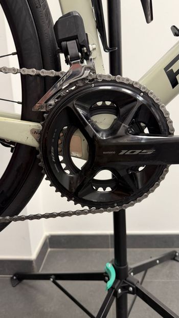 Pinarello Paris Shimano 105 Di2 2022 Road & Gravel d'occasion — image 4 sur 15
