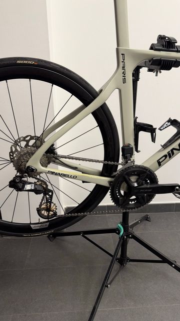 Used Pinarello Paris Shimano 105 Di2 2022 Road & Gravel, White — image 2 of 15