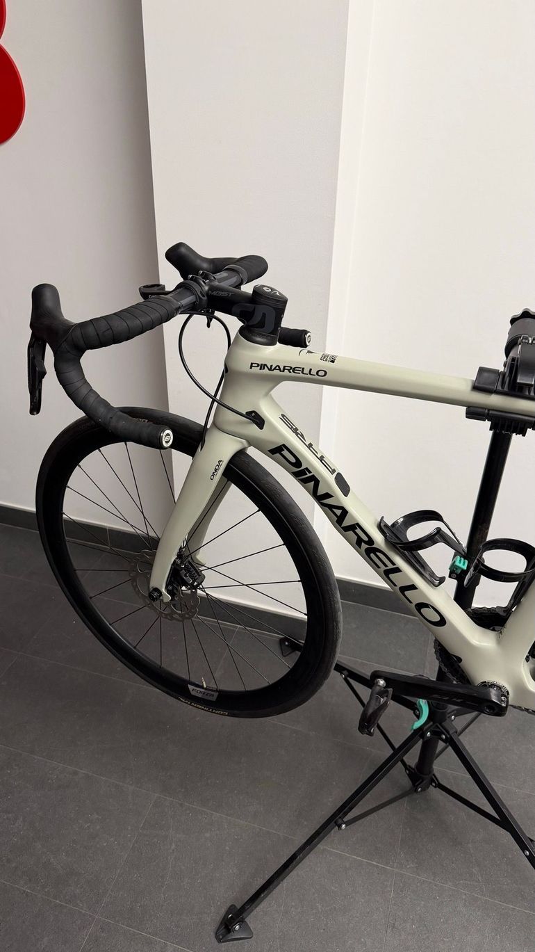 Pinarello Paris Shimano 105 Di2 2022 Road & Gravel d'occasion — image 12 sur 15
