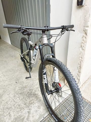 Orbea OIZ H30 2024 2024 Mountainbike usato, Grigio chiaro — immagine 2 di 8