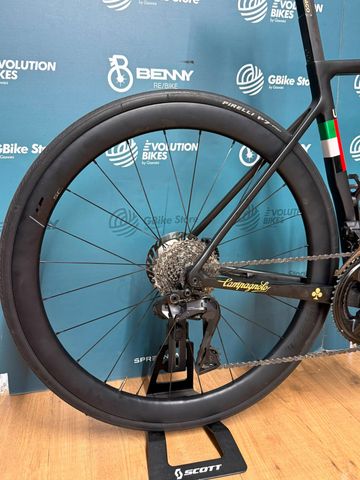 Brugt Colnago V3Rs Team UAE Emirates Disc 2024 Road & Gravel — billede 3 af 8