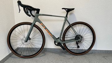 Used CUBE CROSS RACE C:62 PRO 2023 2023 Road & Gravel, Light Gray — image 2 of 14