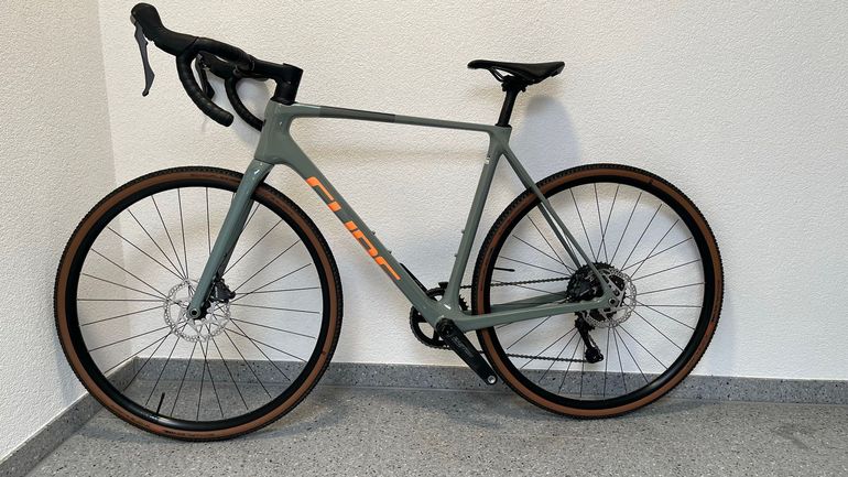 Gebrauchtes CUBE CROSS RACE C:62 PRO 2023 2023 Road & Gravel, Hellgrau — Bild 2 von 14