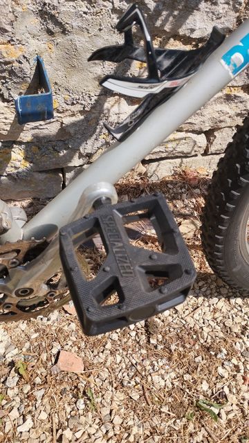 Used DECATHLON Custom Shimano SLX 1995 Mountainbike, Light Gray — image 5 of 7