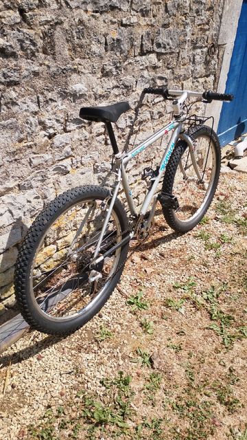 Used DECATHLON Custom Shimano SLX 1995 Mountainbike, Light Gray — image 6 of 7