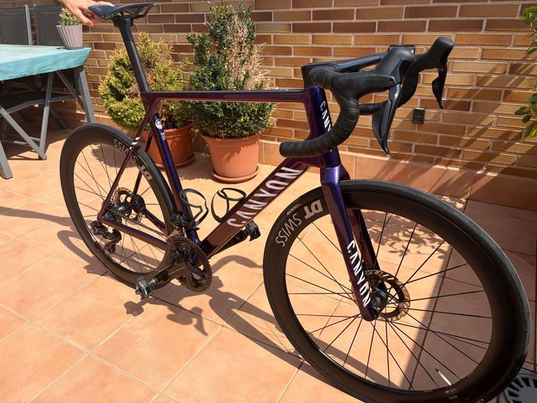Brugt Canyon Ultimate CFR Di2 Aero 2025 2025 Road & Gravel — billede 2 af 4