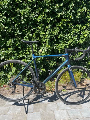 Scott Addict 20 disc 2021 2021 Road & Gravel usato, Blu — immagine 1 di 5