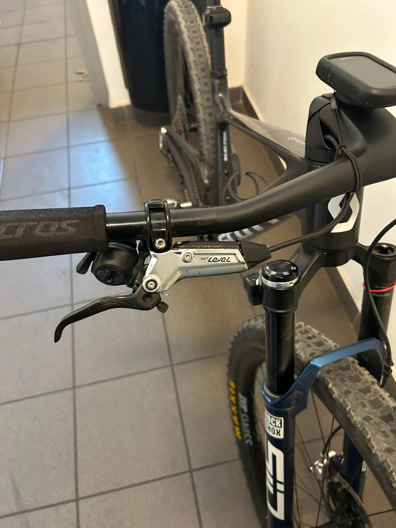 Scott Spark RC Team 2024 2024 Mountainbike usato, Nero — immagine 2 di 7