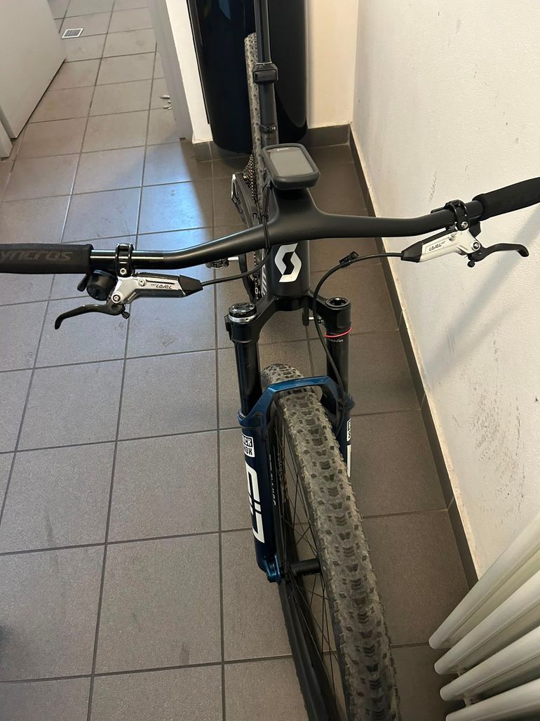 Scott Spark RC Team 2024 2024 Mountainbike usato, Nero — immagine 4 di 7