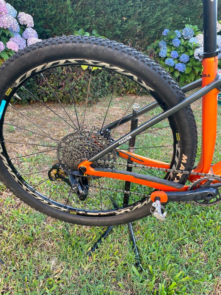 Used Trek Procaliber 9.8 2022 2022 Mountainbike, Orange — image 3 of 8