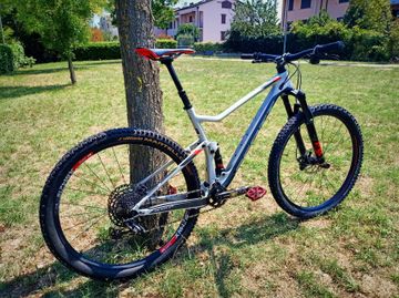 Used Scott Spark 930 2019 2019 Mountainbike, Light Gray, 29 — image 2 of 7