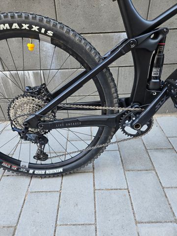 Tweedehands YT Industries Izzo 29 CORE 2 CF 2025 2025 Mountainbike — afbeelding 4 van 5