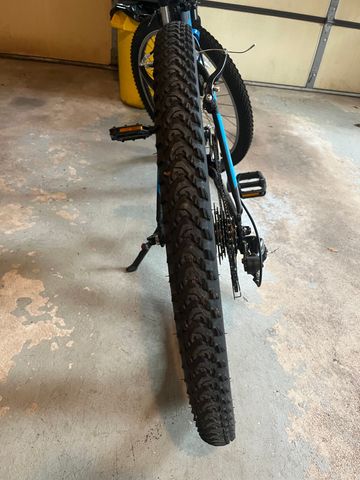 Used Trek 820 2022 2022 Mountainbike, Black, 26 — image 9 of 17