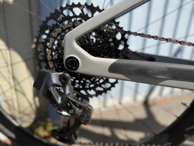 Używany Canyon Roadlite:ON SRAM Red eTap AXS 2024 Road & Gravel — zdjęcie 4 z 4
