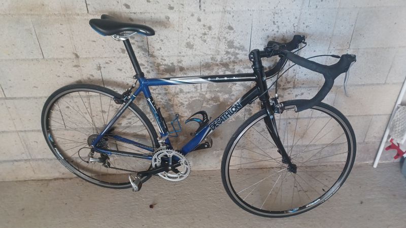 Used DECATHLON Cobra. Shimano Sora 2008 Road & Gravel