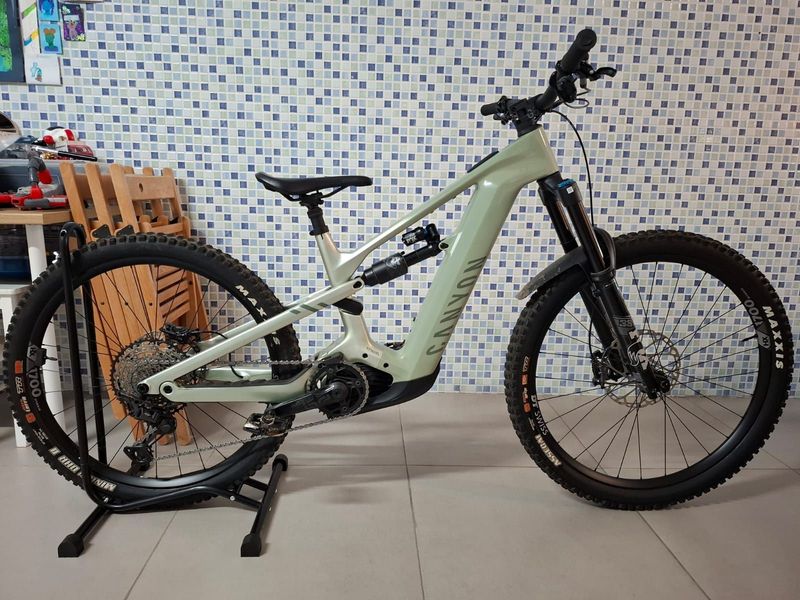 Tweedehands Canyon Strive:ON CFR 2025 2025 MTB