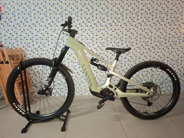 Used Canyon Strive:ON CFR 2025 2025 Mountainbike, Green — image 2 of 5