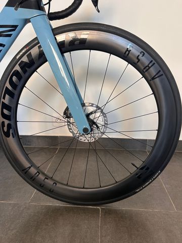Tweedehands Canyon Aeroad CF SL 8 Disc 2022 2022 Road & Gravel — afbeelding 2 van 8