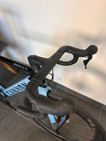 Tweedehands Canyon Aeroad CF SL 8 Disc 2022 2022 Road & Gravel — afbeelding 8 van 8