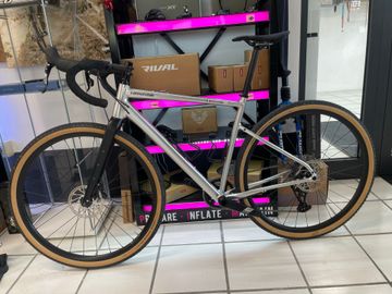 Cannondale Topstone Apex 1 2025 2025 Road & Gravel usato, Grigio chiaro — immagine 4 di 4