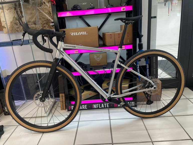 Cannondale Topstone Apex 1 2025 2025 Road & Gravel usato, Grigio chiaro — immagine 4 di 4