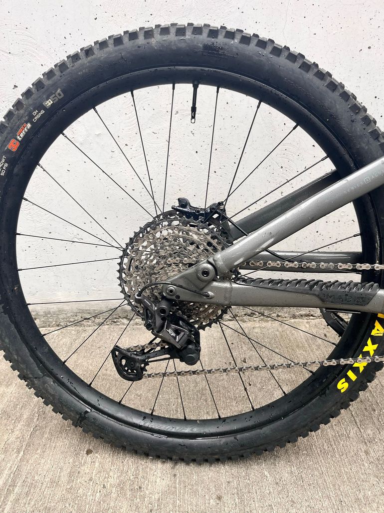 Brugt Marin Alpine Trail Carbon 2 2022 2022 Mountainbike — billede 4 af 6