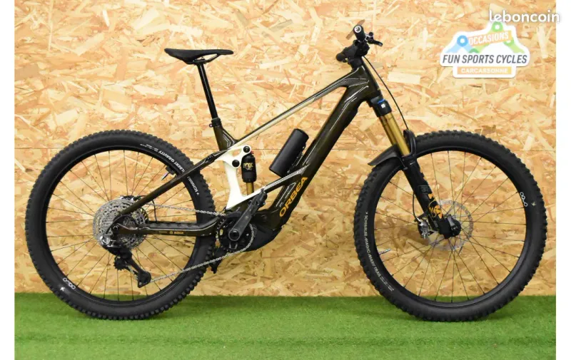 ORBEA WILD M-TEAM LIMITED / Bosch CX Race + PowerMore 2026 MTB d'occasion