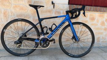 Brugt Canyon Ultimate CF SL 7 eTap 2023 2023 Road & Gravel