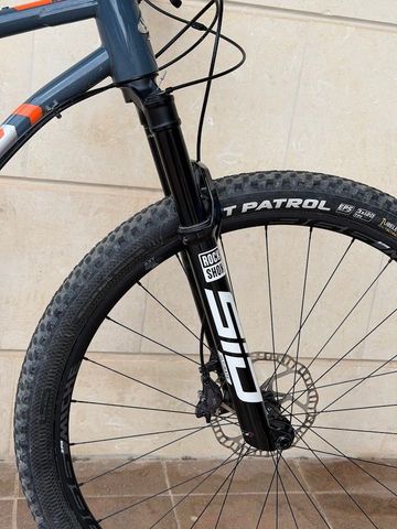 Used Niner Sir 2021 Mountainbike, Light Gray — image 5 of 10