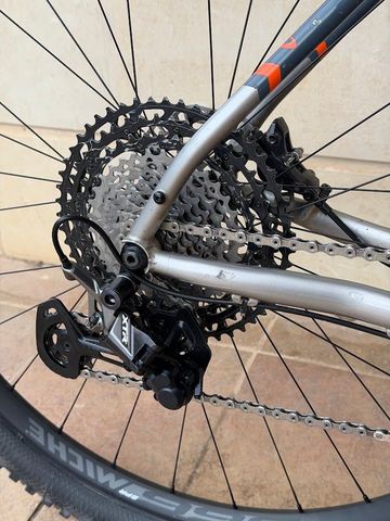 Used Niner Sir 2021 Mountainbike, Light Gray — image 6 of 10