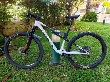 Orbea OIZ M21 2024 2024 Mountainbike usato, Bianco — immagine 2 di 33