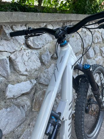 Brugt Canyon Torque 27.5 AL 6 2022 2022 Mountainbike — billede 4 af 8