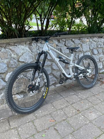 Canyon Torque 27.5 AL 6 2022 2022 Mountainbike usato, Bianco — immagine 2 di 8