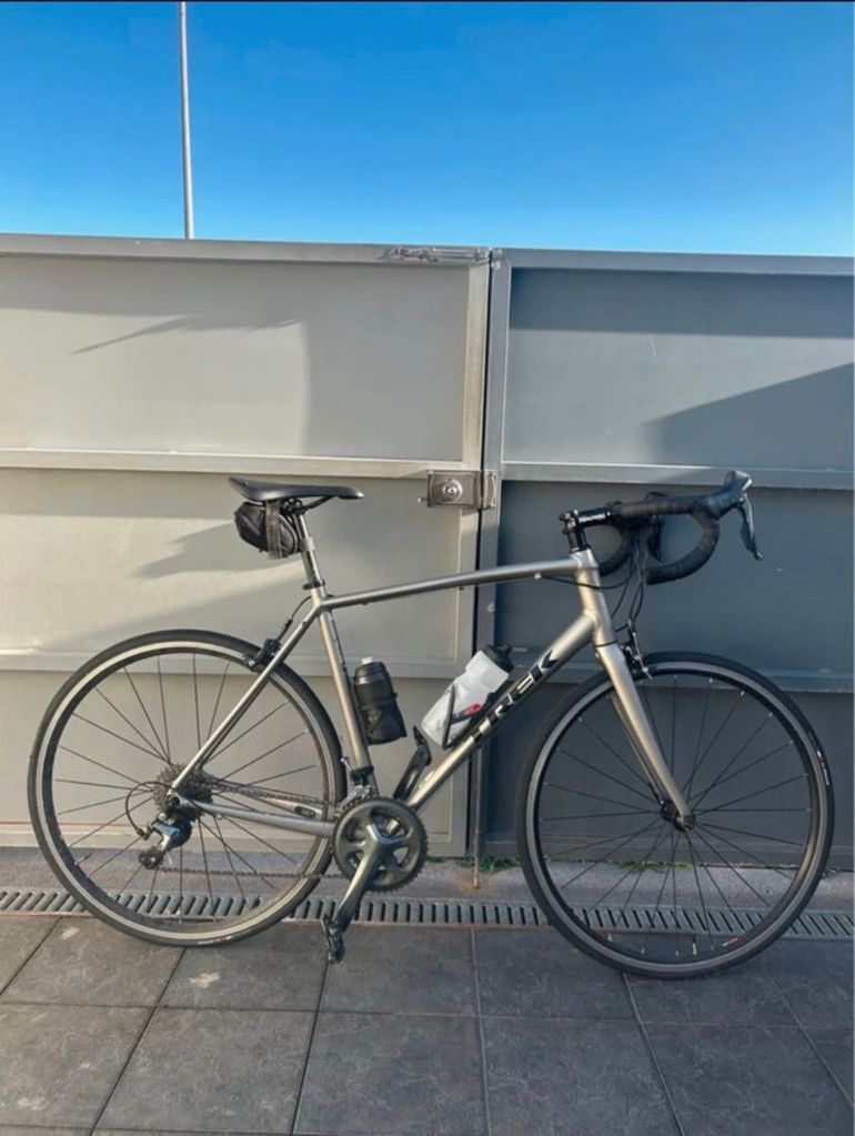 Brugt Trek Domane Shimano Tiagra 2017 Road & Gravel — billede 1 af 4