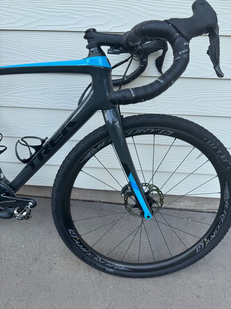 Used Trek Boone 5 Disc 2017 2017 Road & Gravel, Blue — image 3 of 11