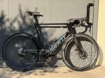Käytetty Giant Propel Advanced 2 2025 2025 Road & Gravel