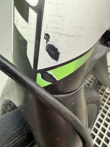 Used Giant Defy Advanced 2 2018 2018 Road & Gravel, White — image 2 of 7