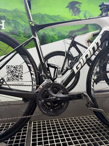Used Giant Defy Advanced 2 2018 2018 Road & Gravel, White — image 4 of 7