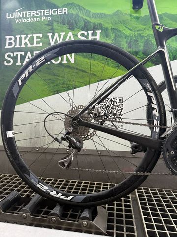 Used Giant Defy Advanced 2 2018 2018 Road & Gravel, White — image 5 of 7